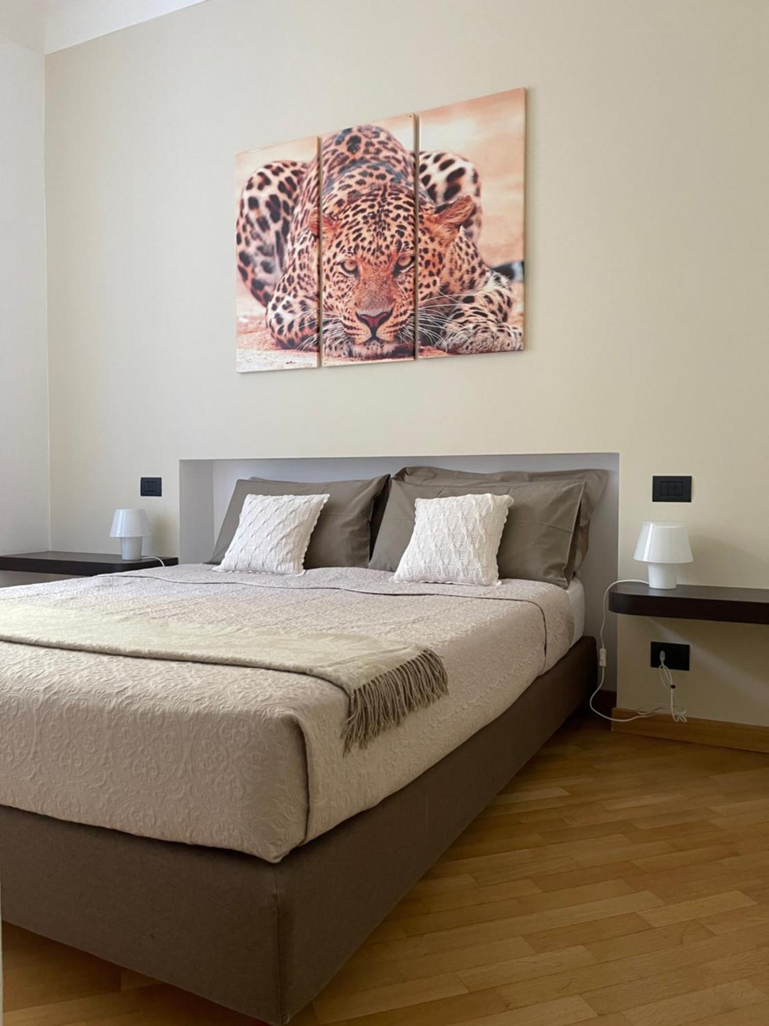 Charming Como - Apartment Downtown In The Pedestrian Area With 2 Double Bedrooms And 2 Complete Bathrooms A Spacious Living Room And Full Equipped Kitchen Eksteriør billede